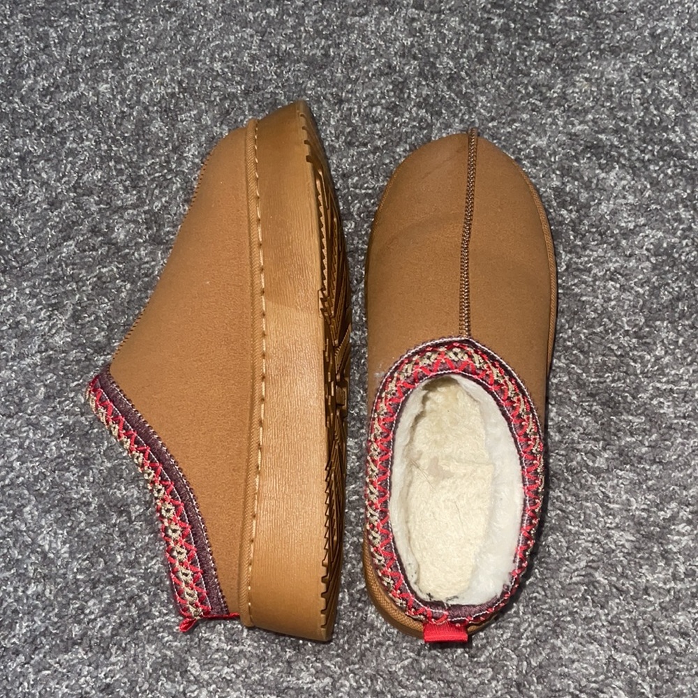 Platform Tasman slippers (not Uggs)